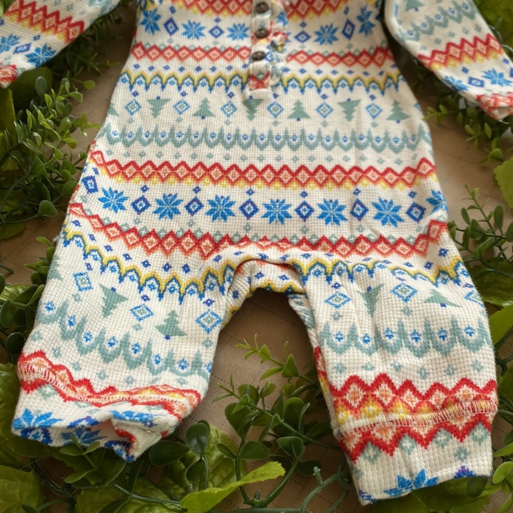 NWT Baby Old Navy One Piece Christmas Multicolor Printed - Picture 3 of 9